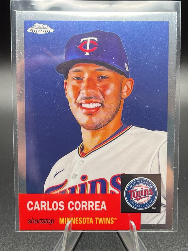 2022 Topps Chrome Platinum Carlos Correa ﻿Base Set #256