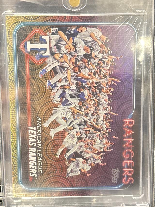 2024 Topps Series 2 Texas Rangers BASE SET Holiday #498