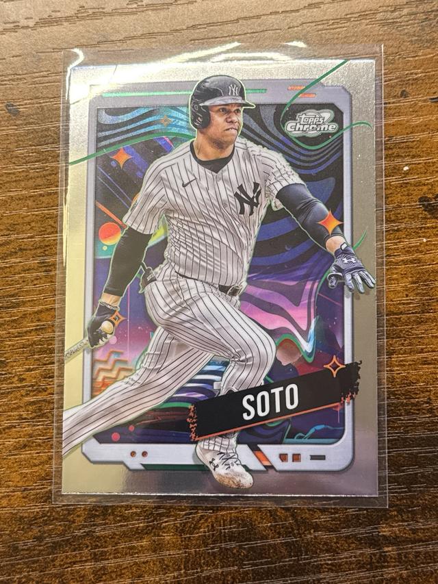 2024 Topps Cosmic Chrome Juan Soto ﻿Yankees #42