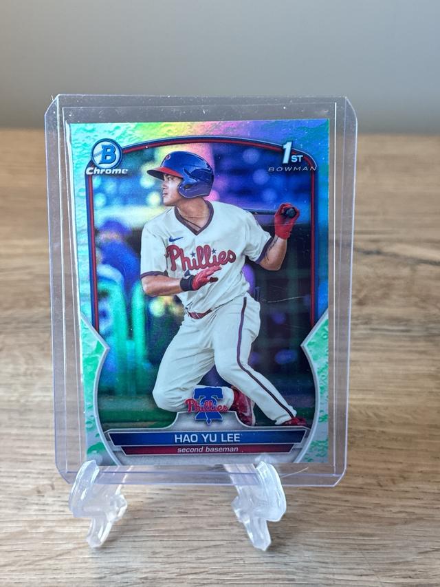 2023 Bowman Hao Yu Lee CHROME PROSPECTS Lunar Glow Refractors #BCP-52