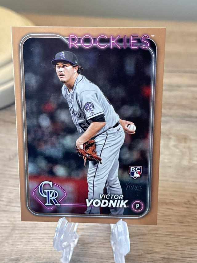 2024 Topps Series 2 Victor Vodnik BASE SET Gold /2024 #607