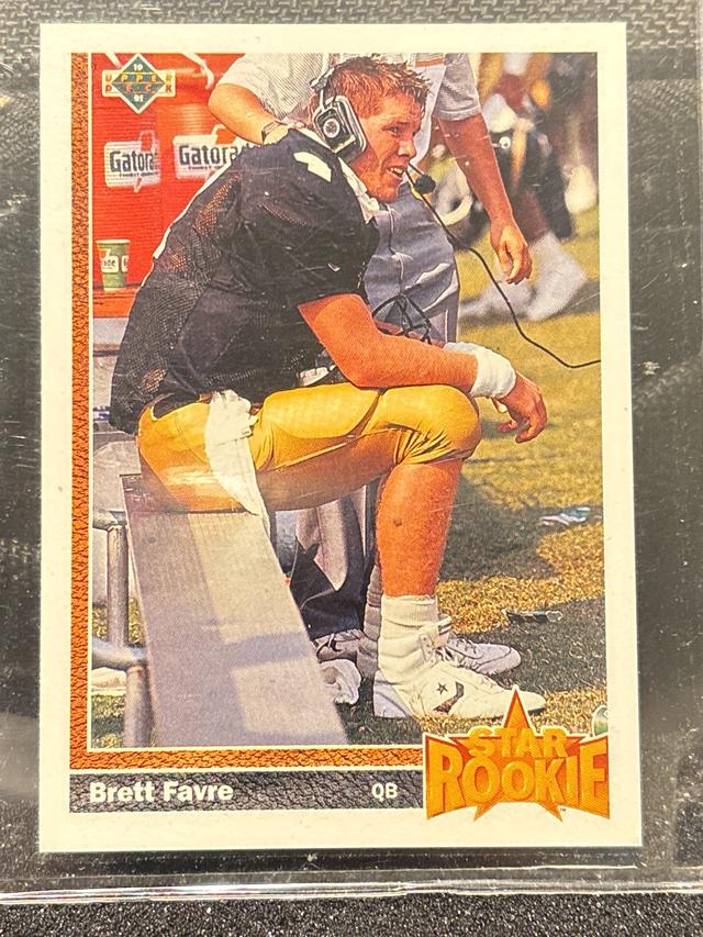 1991 Upper Deck Football Brett Favre Base Set #13