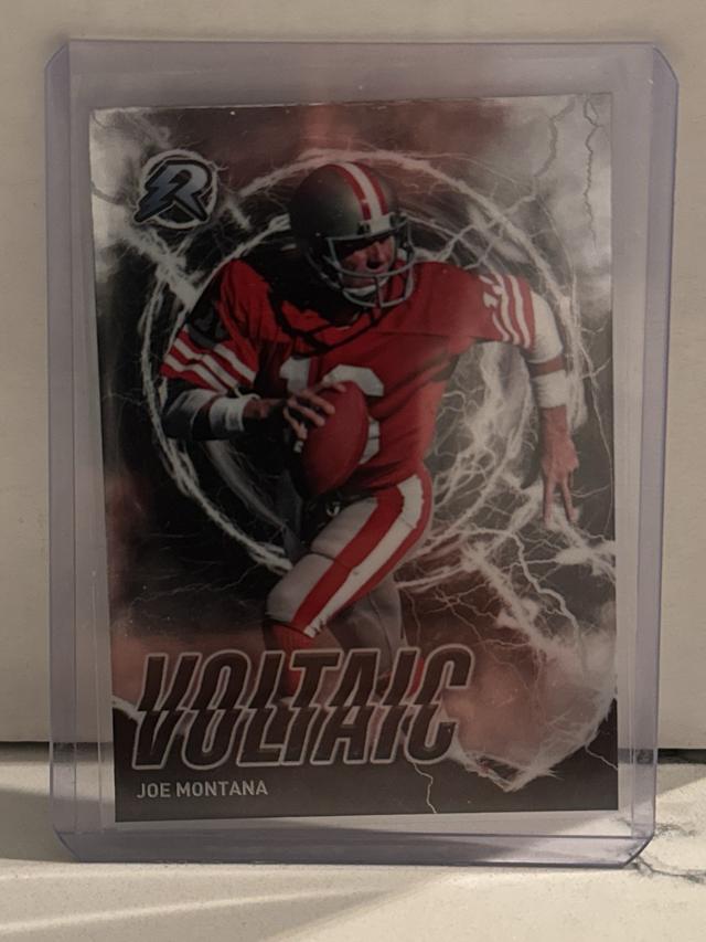 2023 Topps Composite Joe Montana Resurgence Voltaic #RV-8