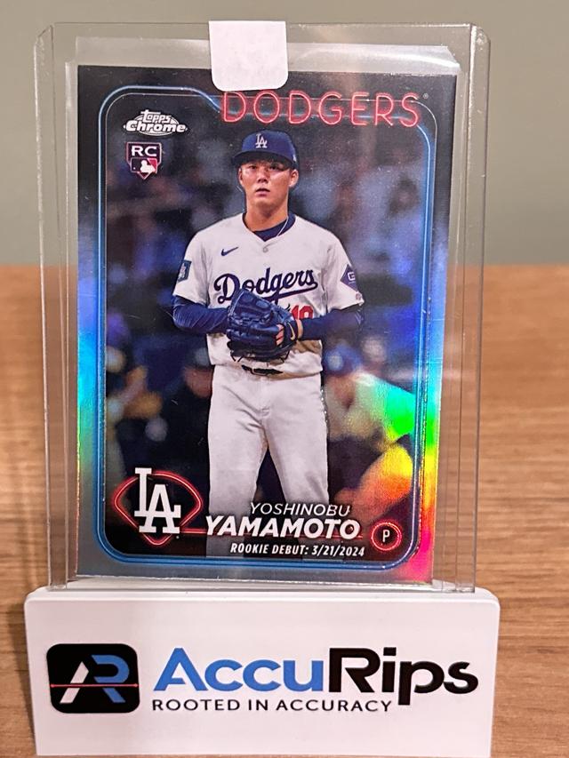 2024 Topps Chrome Update Yoshinobu Yamamoto ﻿Base Set Refractors #USC108