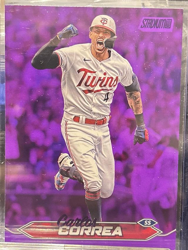 2024 Topps Stadium Club Carlos Correa ﻿Base Set Purple Foil /75 #118