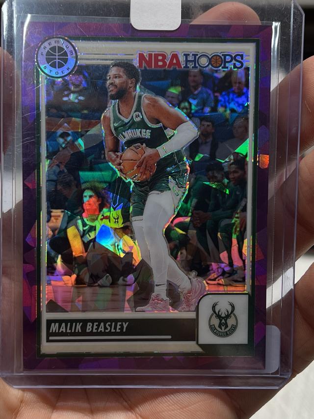 2023-24 Panini Hoops Premium Stock Malik Beasley Purple Ice Prizms /149