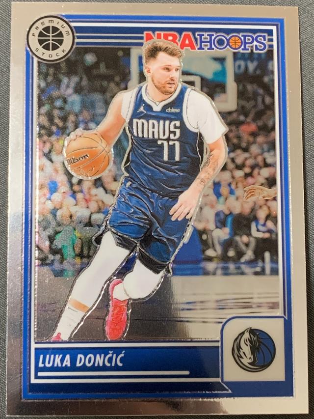 2023-24 Panini Hoops Premium Stock Luka Doncic ﻿Base Set #9