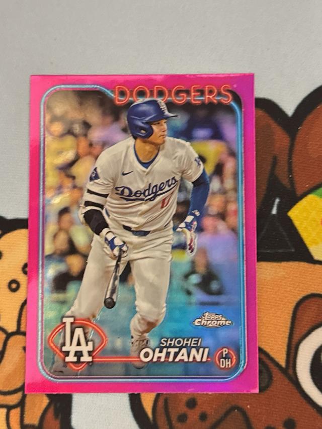 2024 Topps Chrome Shohei Ohtani ﻿Base Set Pink Refractors #1