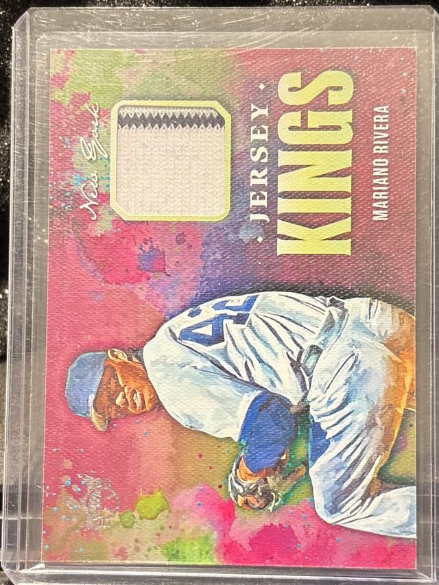 2021 Panini Diamond Kings Mariano Rivera Jersey Set #JK-MR