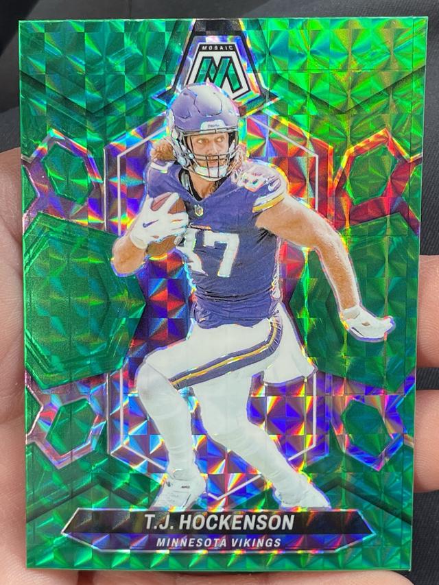 2024 Panini Mosaic Football T.J. Hockenson ﻿Base Set Green #145