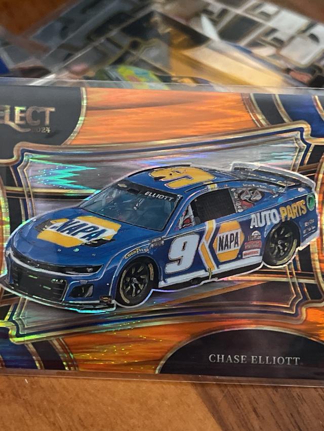 2024 Panini Select NASCAR Chase Elliott Pit Road Orange Flash Prizms #139