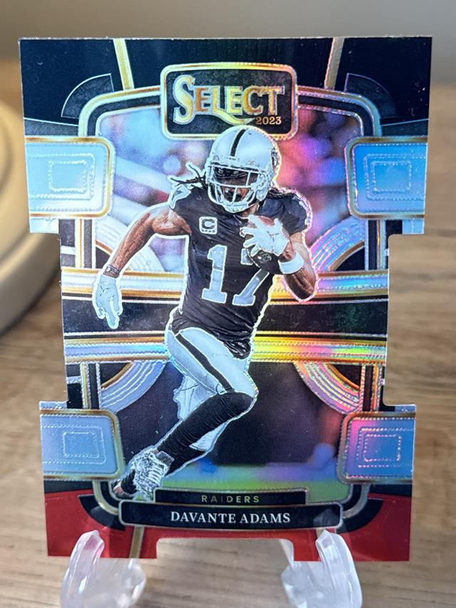 2023 Panini Select Davante Adams ﻿Base Set Black/Red Prizms Die #59