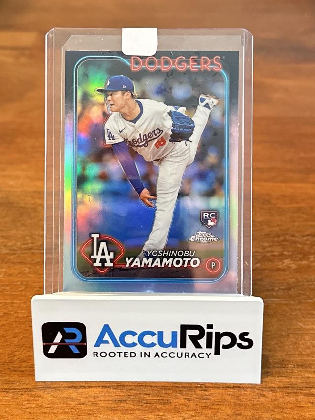 2024 Topps Chrome Yoshinobu Yamamoto ﻿Base Set Refractors #18