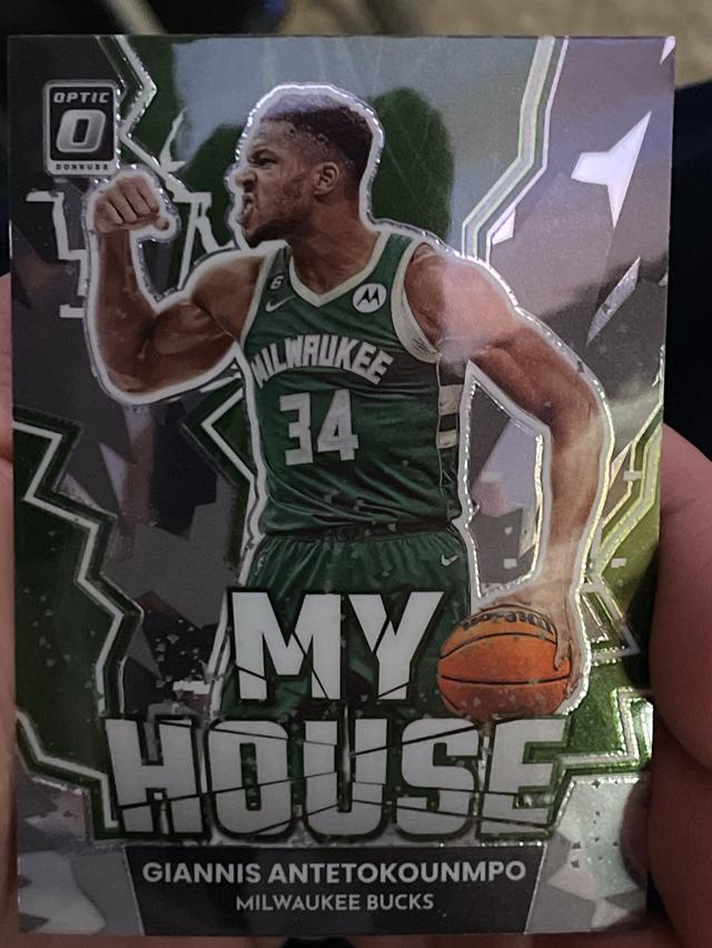 2022-23 Donruss Optic Giannis Antetokounmpo My House Set Holo #6