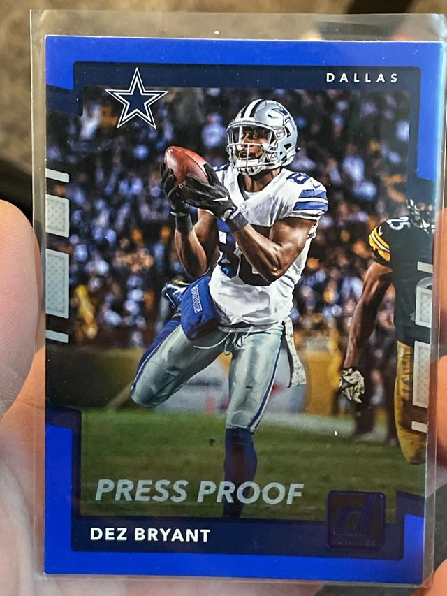 2017 Donruss Football Dez Bryant Base Set PP Blue #245