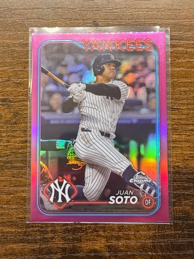 2024 Topps Chrome Juan Soto ﻿Base Set Pink Refractors #150