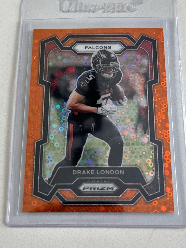 2023 Panini Prizm Football Drake London Base Set Disco #10