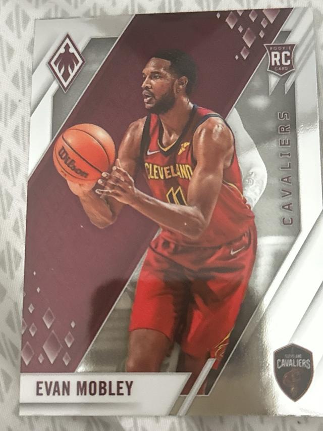 2021-22 Panini Chronicles Basketball Evan Mobley Base Phoenix Set #671