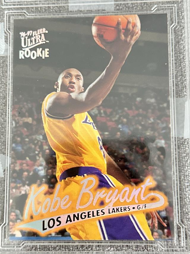 1996-97 Fleer Ultra Kobe Bryant Base Set Platinum Medallion #52