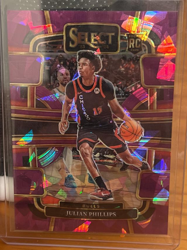 2023-24 Panini Select Basketball Julian Phillips Cracked Ice Purple Prizms /99