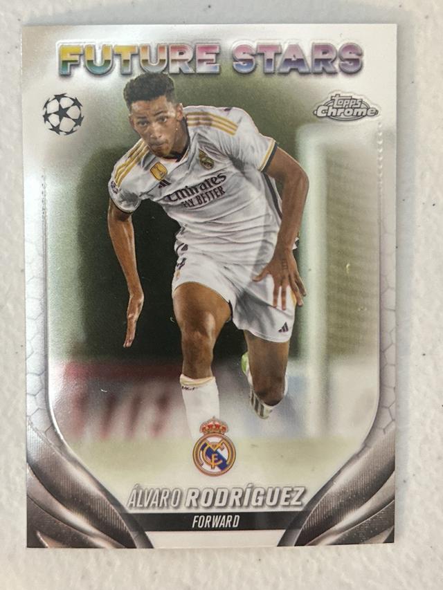 2023-24 Topps Chrome UEFA Álvaro Rodríguez ﻿Future Stars #134